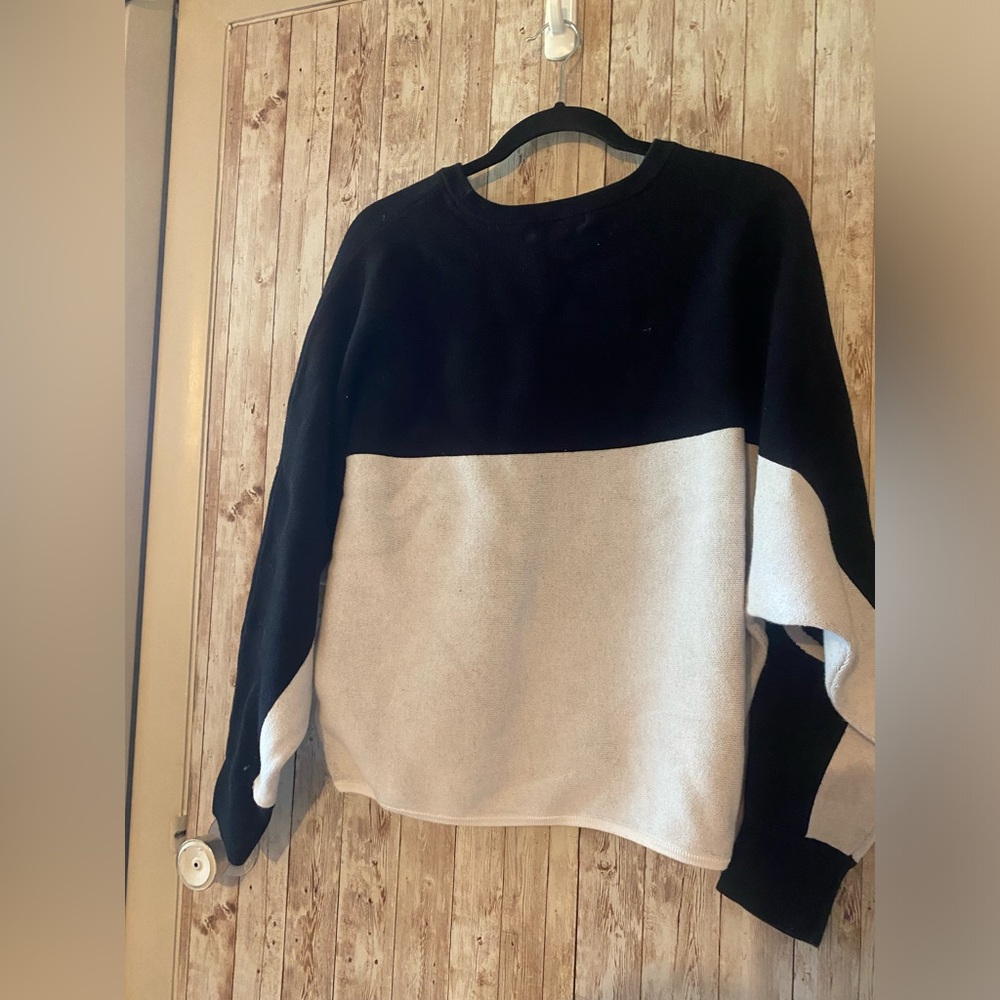 Calvin Klein Black and White Women's Sweater - Picture 5 of 9